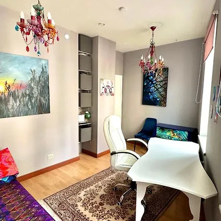 Artistic, Colorful With Free Parking ريغا